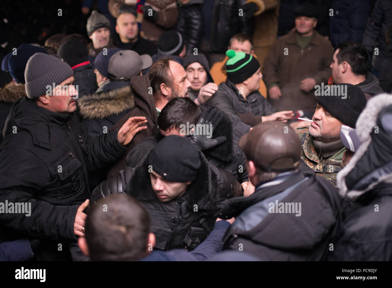 Chisinau Demonstrant Pause im Parlament-Gebäude Stockfoto