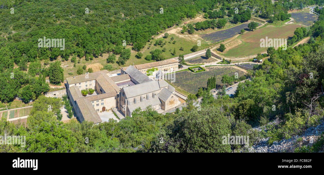 Aerial erhöhte Ansicht der Abtei Abbaye de Sénanque Stockfoto