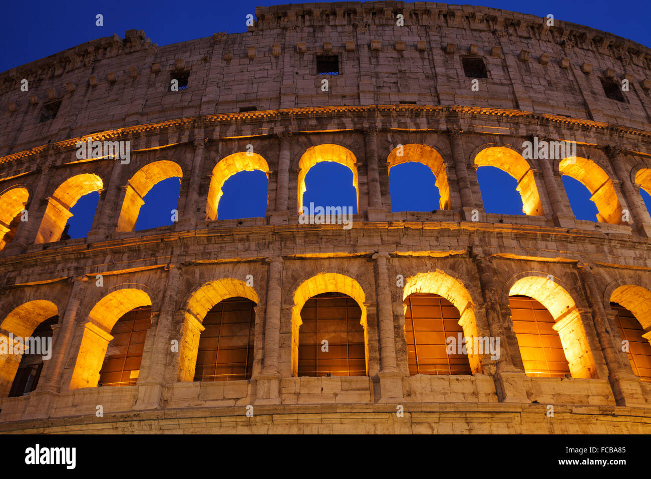 Das Kolosseum oder Kolosseum oder flavische Amphitheater in Rom, Italien;  (Lateinisch: Amphitheatrum Flavium); Anfiteatro Flavio oder Colosseo Stockfoto