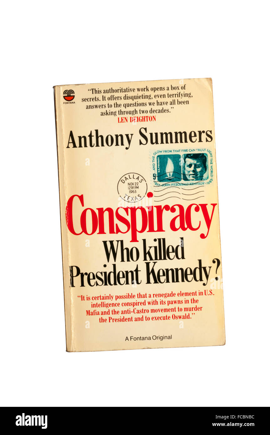 Eine Taschenbuchausgabe der Verschwörung - getötet, die Präsident Kennedy? von Anthony Summers. Stockfoto