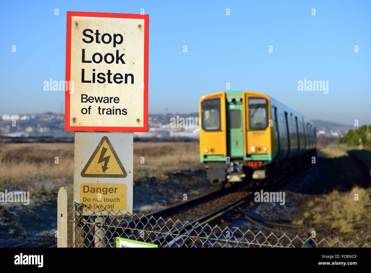 Stop Blick hören Zeichen auf single-Trail-Strecke. UK Stockfoto