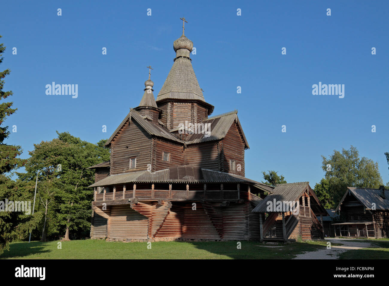 Verzierten Holzhaus in das Vitoslavlitsy Museum der Holzarchitektur, Weliki Nowgorod, Russland. Stockfoto