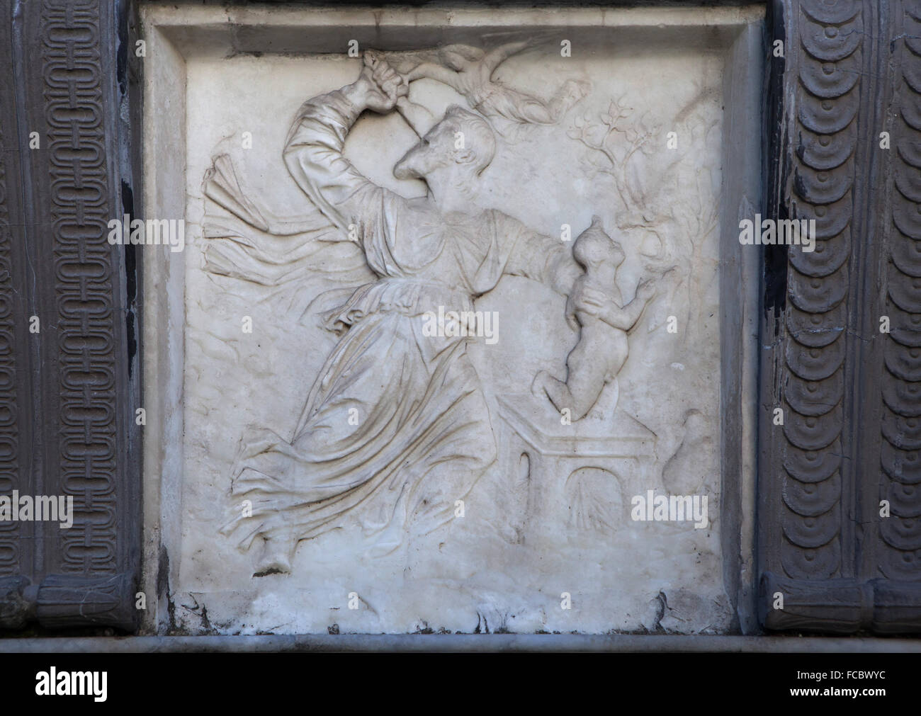 Opferung Isaaks. Marmorrelief des italienischen Renaissance-Bildhauers Giovanni Antonio Amadeo auf die Cappella Colleoni in Bergamo, Lombardei, Italien. Stockfoto