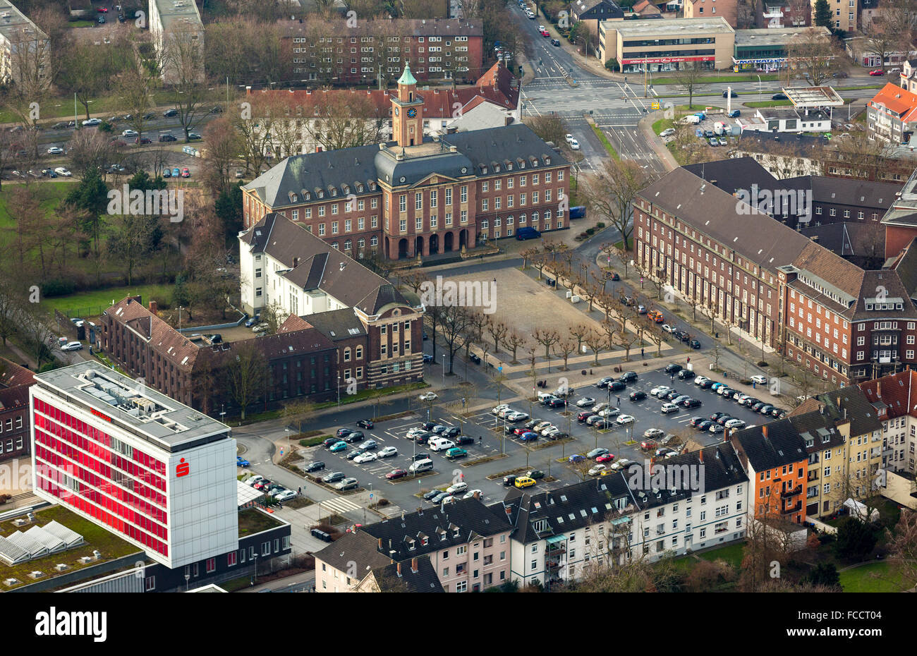 Luftaufnahme, das Rathaus der Stadt Herne am Friedrich-Ebert-Platz ...