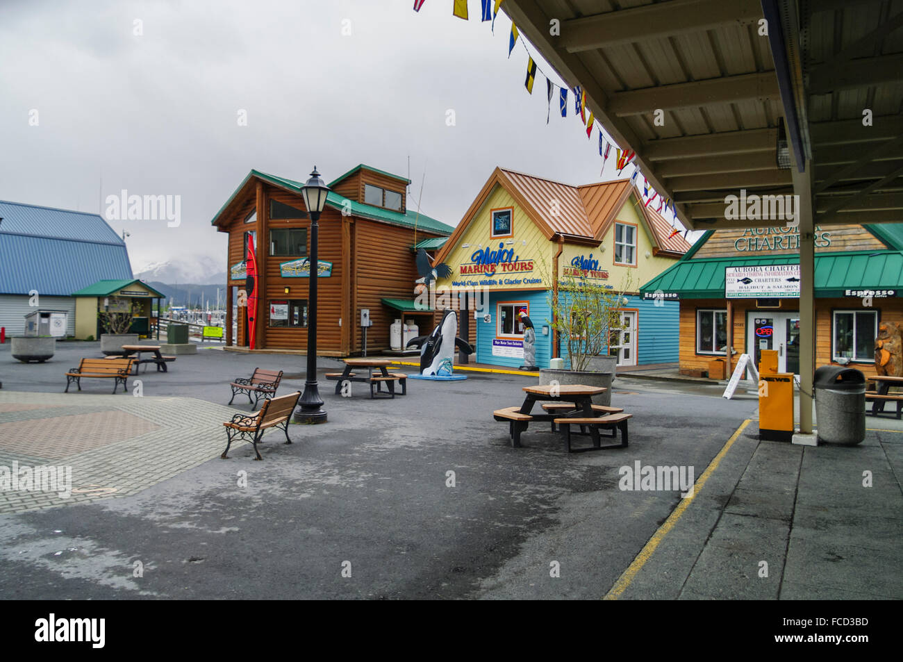Hafen Bereich Nachbarschaft in Seward, Alaska, Vereinigte Staaten von Amerika. Verschiedene kleine Geschäfte. Stockfoto
