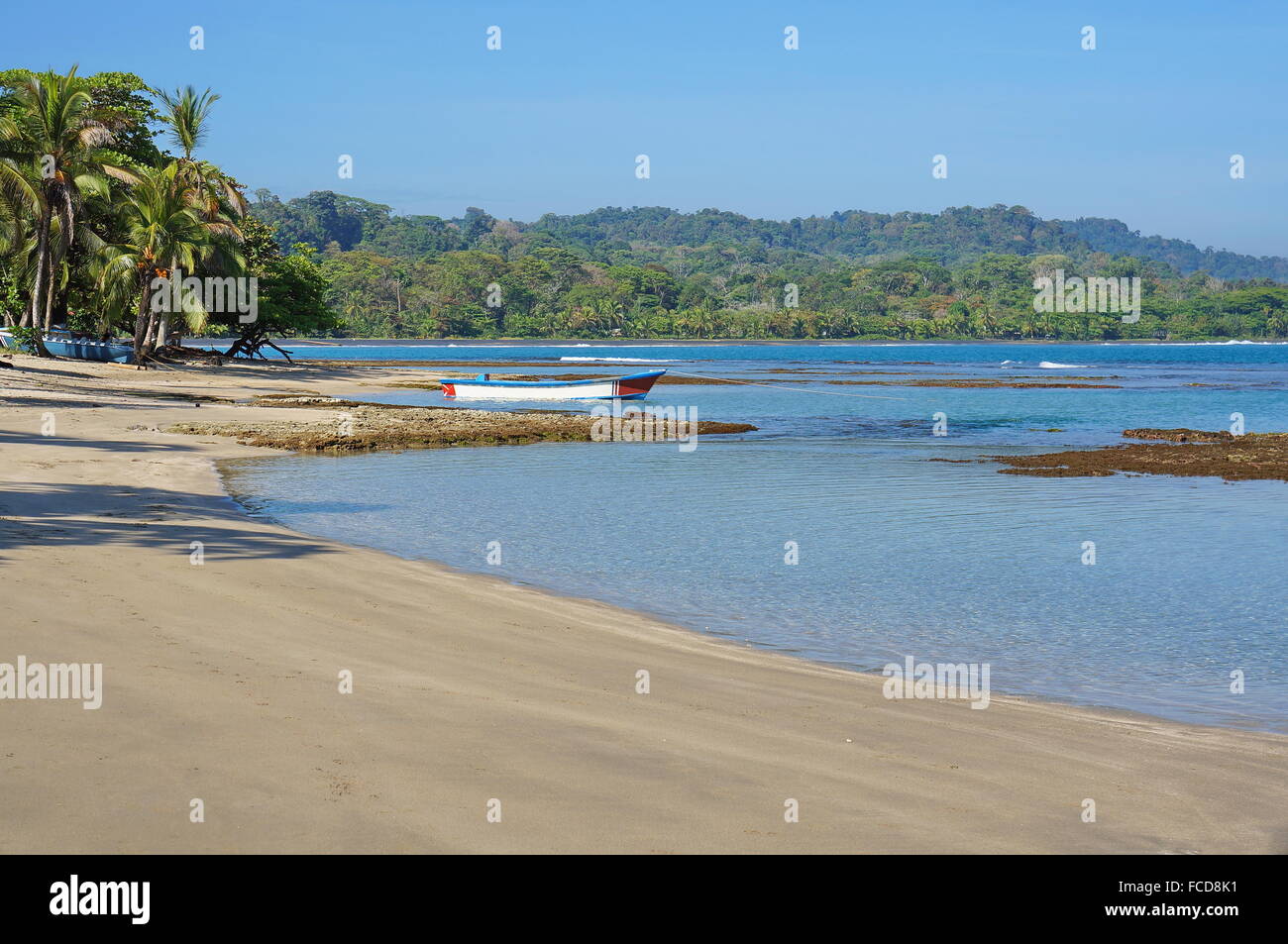 Ruhiger Strand an der Karibikküste von Costa Rica, Puerto Viejo de Talamanca, Limon, Mittelamerika Stockfoto