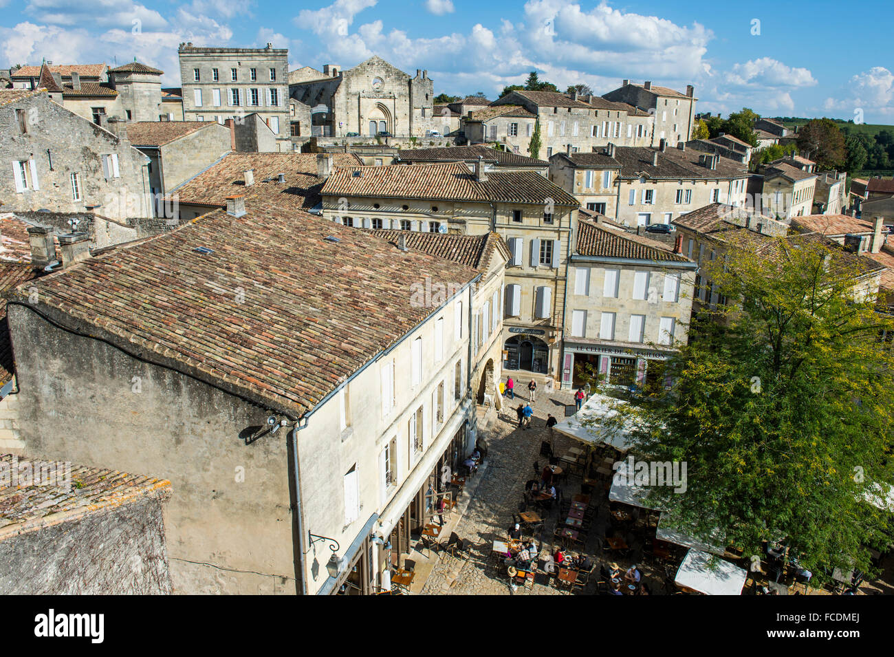 Blick über das historische Zentrum, Saint Emilion, Département Gironde, Frankreich Stockfoto