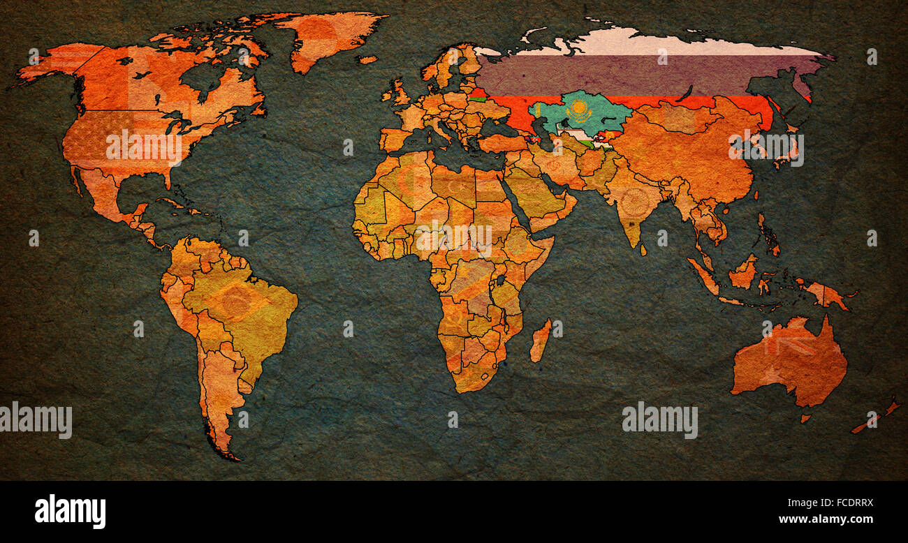 alte Vintage politische Landkarte der Welt mit Nationalflaggen Stockfoto