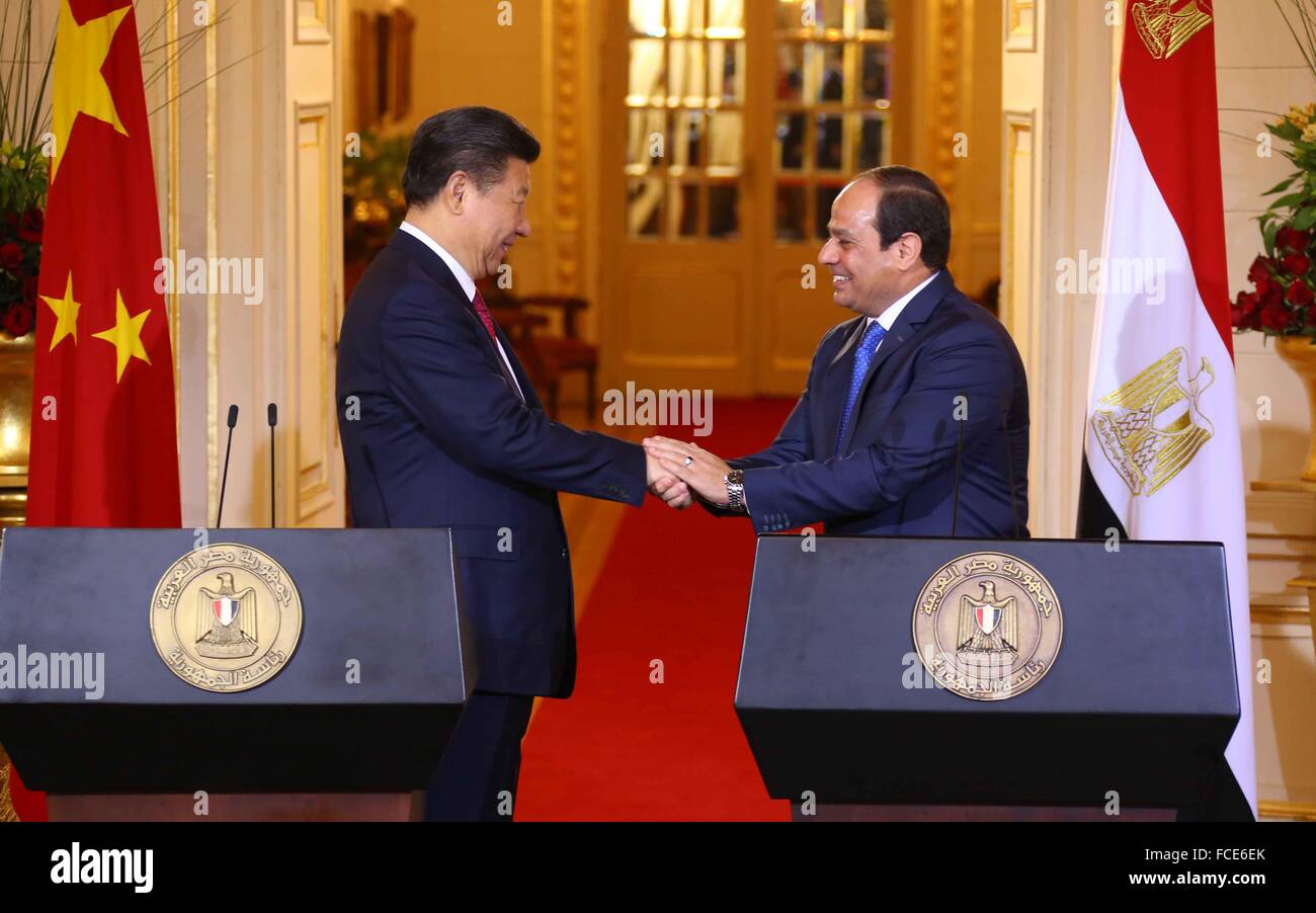 Chinesischen Staatspräsidenten Xi Jinping in Kairo für einen zweitägigen Besuch in Ägypten, bilaterale Zusammenarbeit mit ägyptischen Präsidenten Sisi zu diskutieren Stockfoto