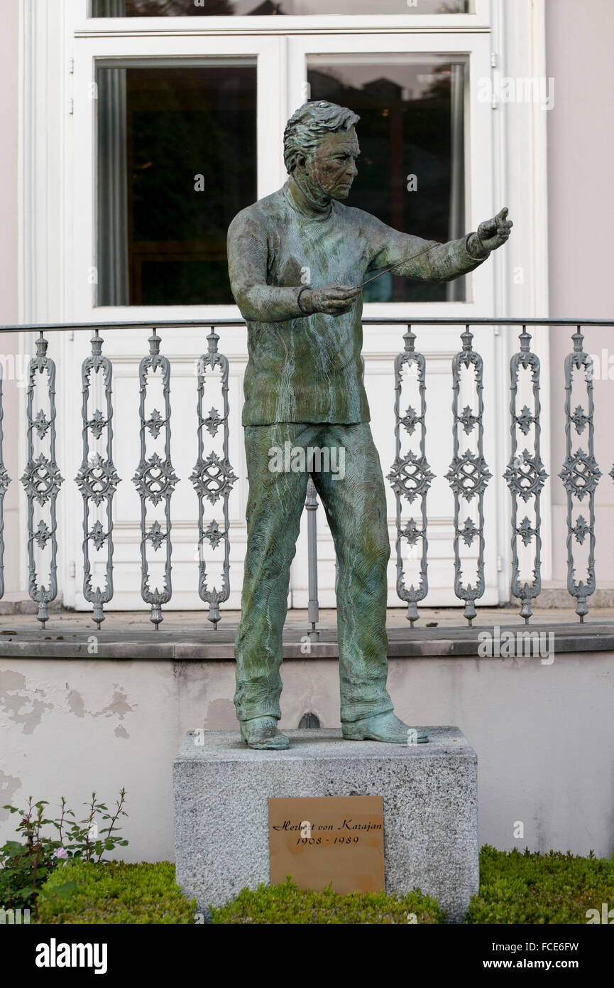 Denkmal Herbert von Karajan, das historische Zentrum der Stadt Salzburg, ein UNESCO-Weltkulturerbe, Österreich Stockfoto