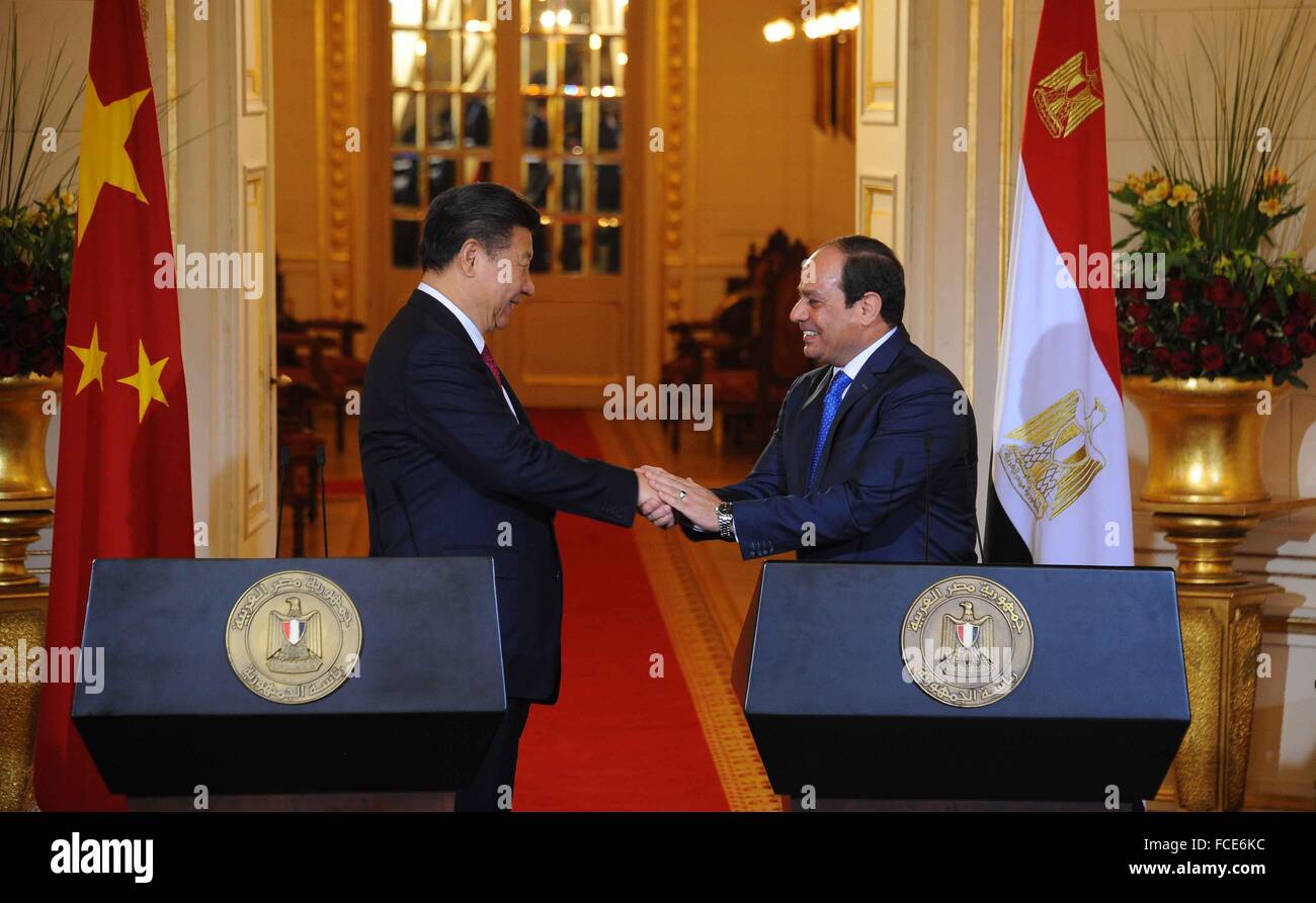 Chinesischen Staatspräsidenten Xi Jinping in Kairo für einen zweitägigen Besuch in Ägypten, bilaterale Zusammenarbeit mit ägyptischen Präsidenten Sisi zu diskutieren Stockfoto