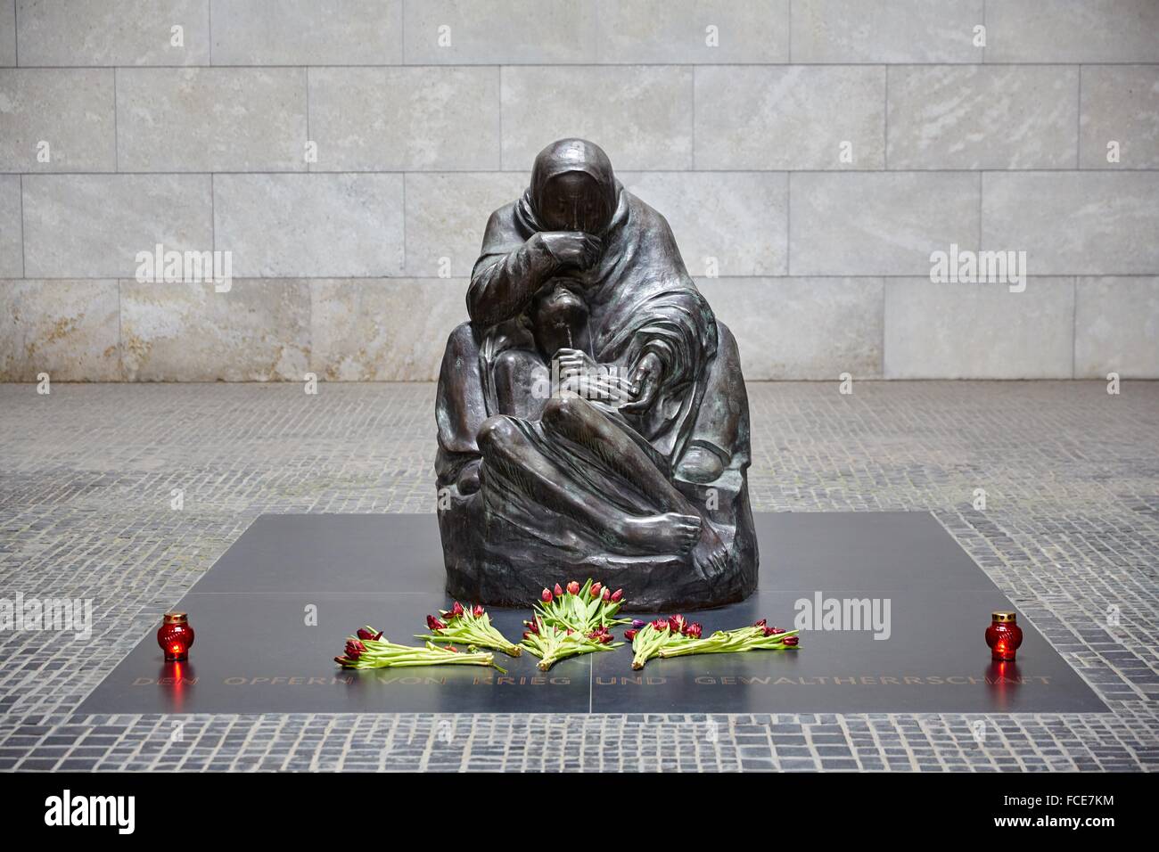 Skulptur Mutter mit toten Sohn von Käthe Kollwitz, Neue Wache
