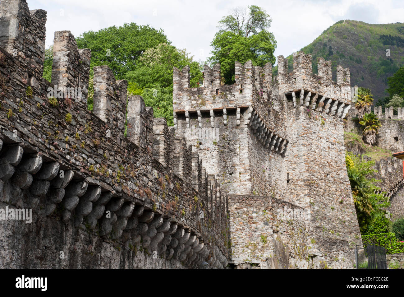 Wälle, Festung, UNESCO World Heritage Site drei Burgen, Festungen und Stadtmauern von Bellinzona, Tessin, Schweiz Stockfoto