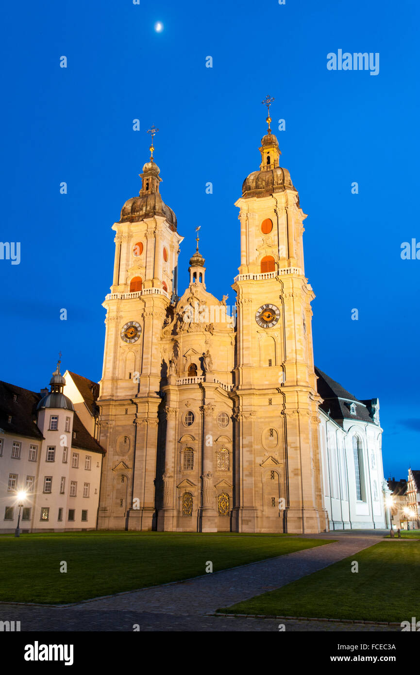 Kathedrale (ehemalige Stiftskirche), bei Dämmerung, UNESCO World Heritage Site Kloster von St. Gallen, Kanton St. Gallen, Schweiz Stockfoto