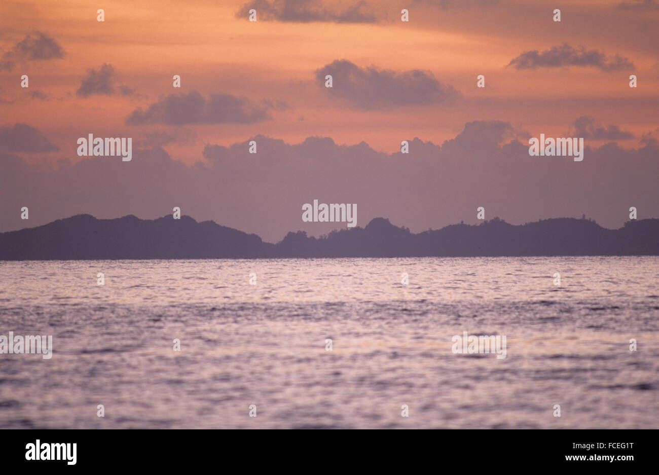 Sonnenuntergang in der Republik Palau, einem Inselstaat im westlichen Kette von den Karolinen, Pazifik Stockfoto