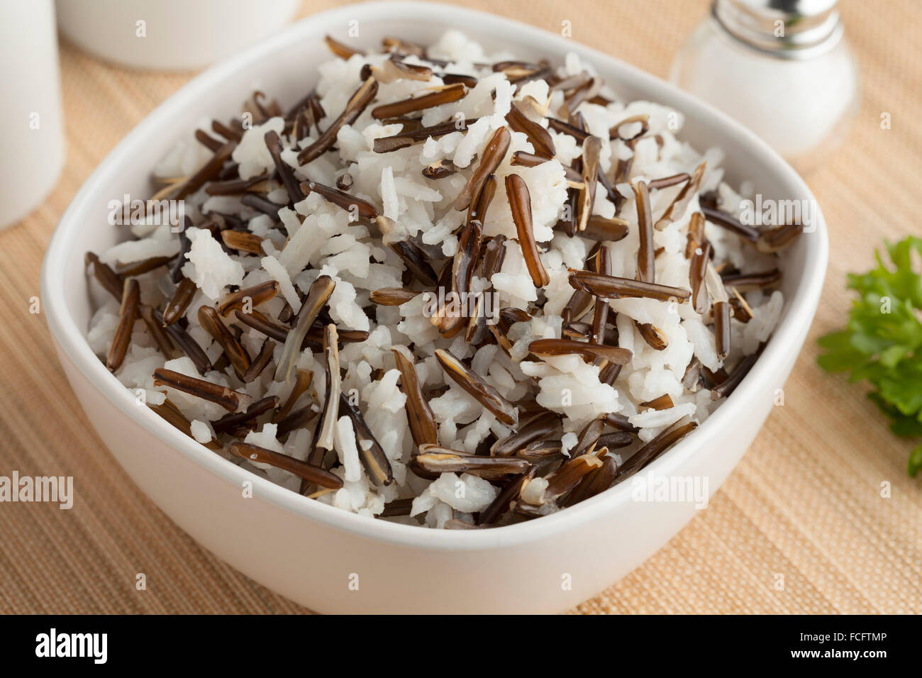 Mit einer Mischung aus Basmati und indischen Reis Schale Stockfoto