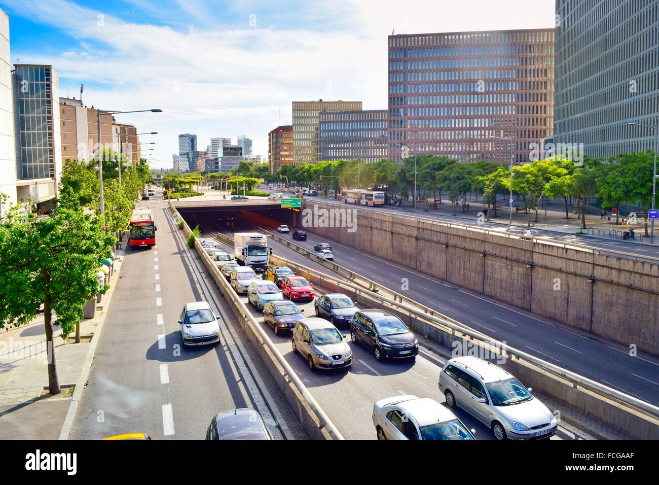 Stau Ciutat De La Justicia Gran Via De Les Corts Catalanes Barcelona Katalonien Spanien Stockfotografie Alamy