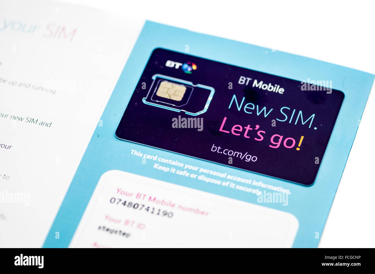 BT Mobile SIM-Karte.  BT hat EE vor kurzem gekauft und sind in den Prozess der Zusammenführung ihrer MVNO mit EE. Stockfoto