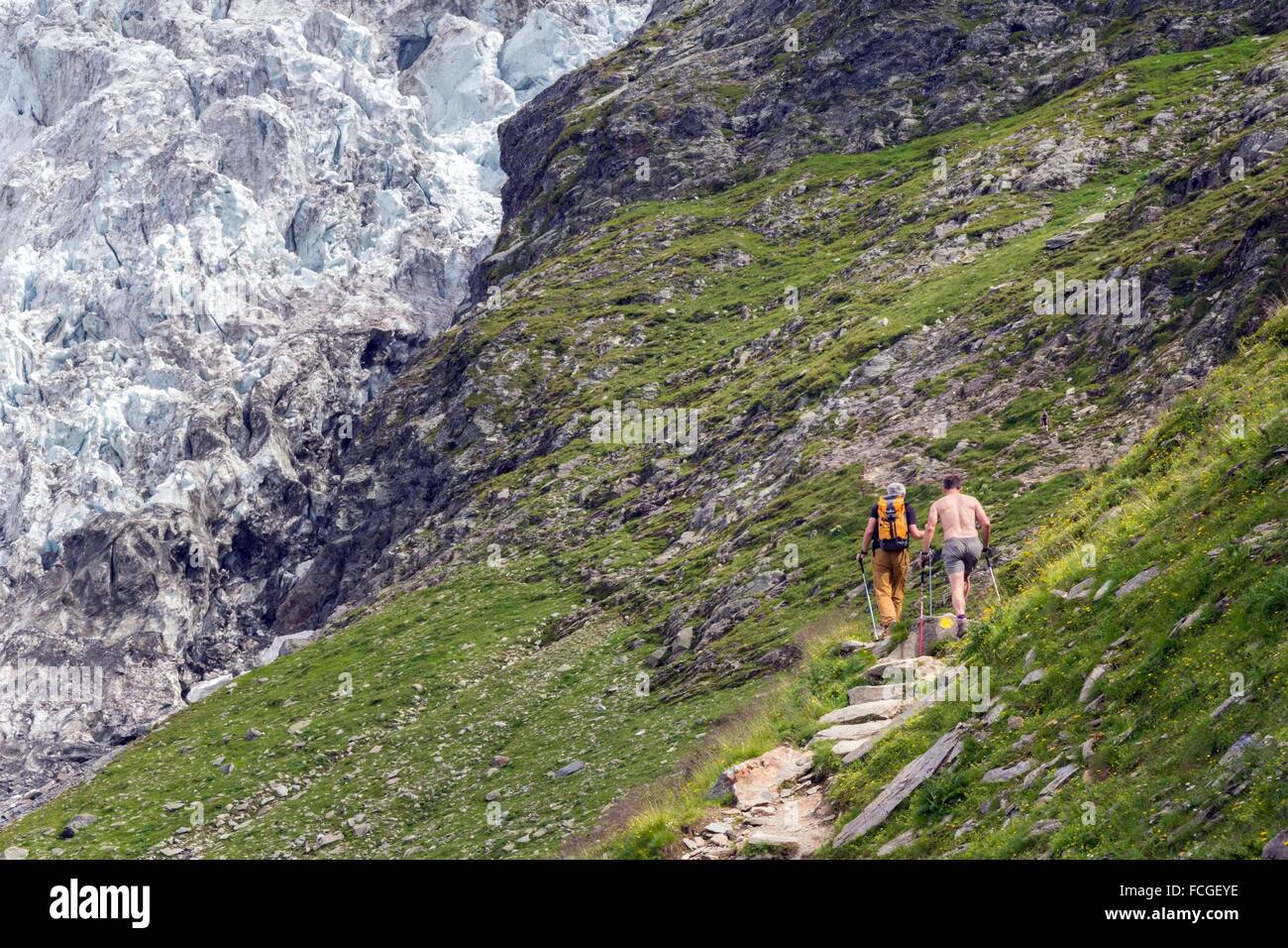 WANDERN IN DER HAUTE SAVOIE (74), RHONE-ALPES, FRANKREICH Stockfoto