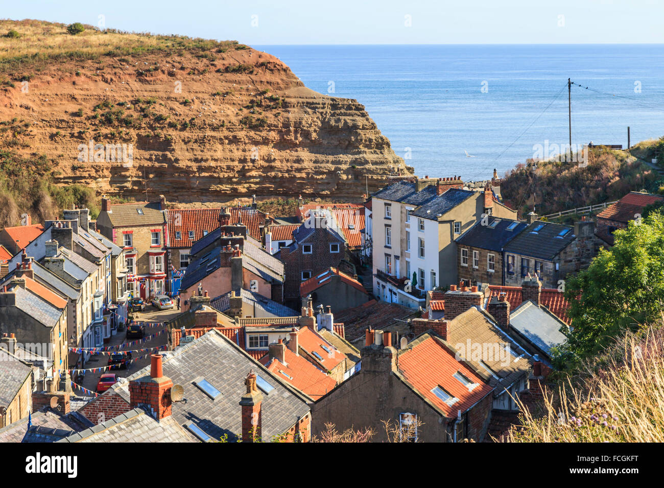 Roten Dächer von Staithes, an der Ostküste von Yorkshire England Stockfoto