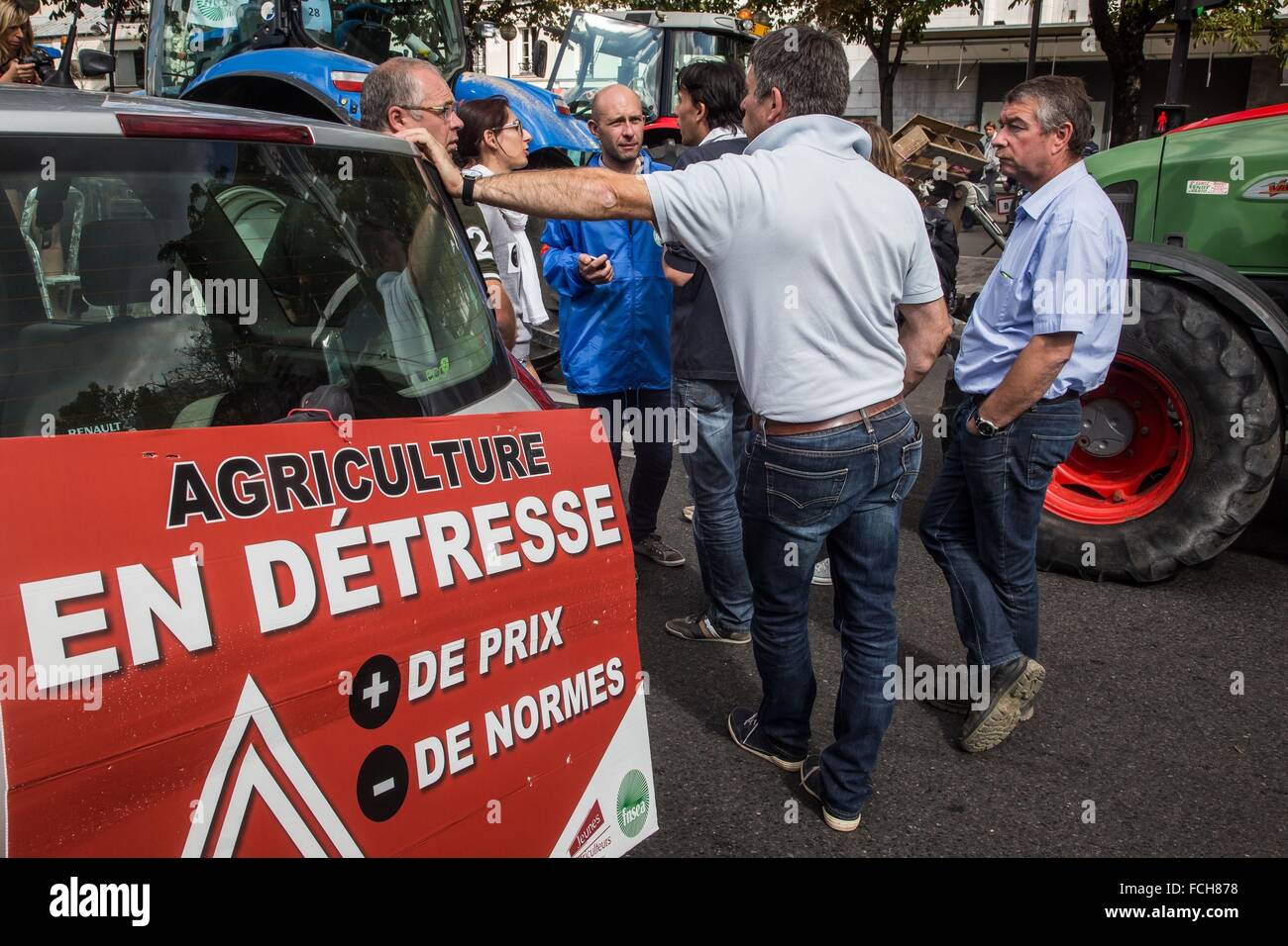 PROTESTDEMONSTRATIONEN VON LANDWIRTEN IN PARIS Stockfoto