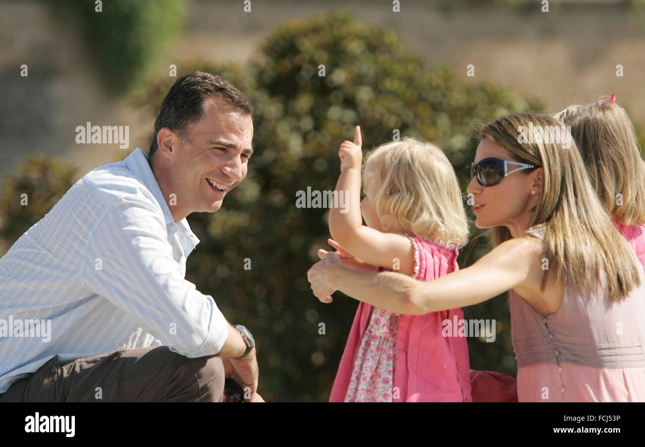 Spaniens Royals König Felipe und Königin Sofia posieren mit ihren Töchtern Prinzessinnen Leonor und Sofia Palma De Mallorca. Stockfoto