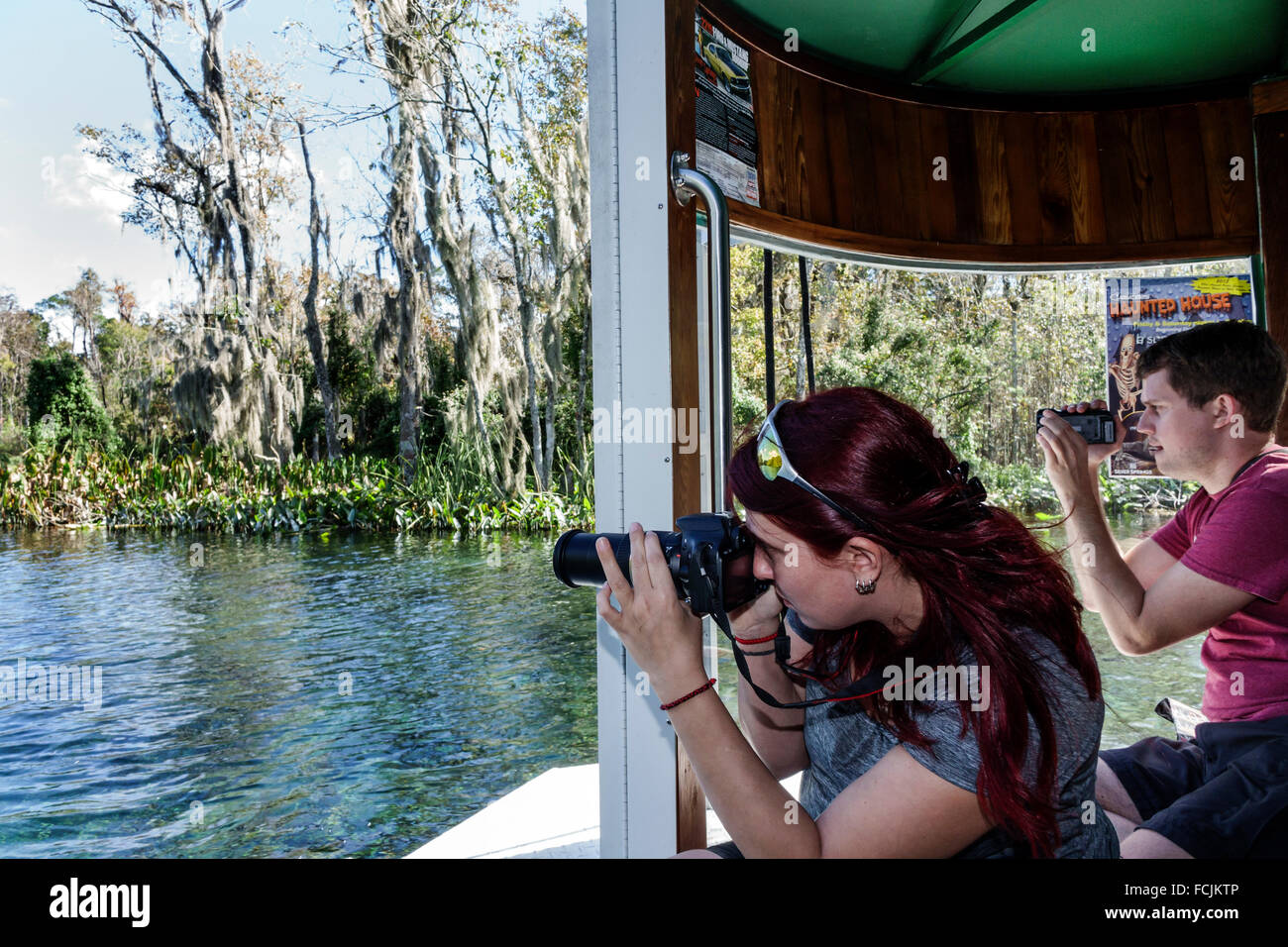 Silver Springs Florida, State Park, Silver River Water, Glasbodenboot, Chief Micanopy, Innenraum, Passagiere Fahrer, Erwachsene Anzeige Stockfoto