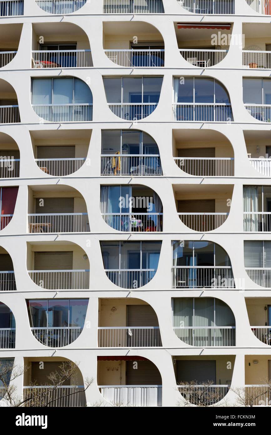 Gebäude in der Resort-Stadt von La Grande Motte, Architekt: Jean Balladur,  Languedoc-Roussillon, Frankreich, Europa Stockfotografie - Alamy