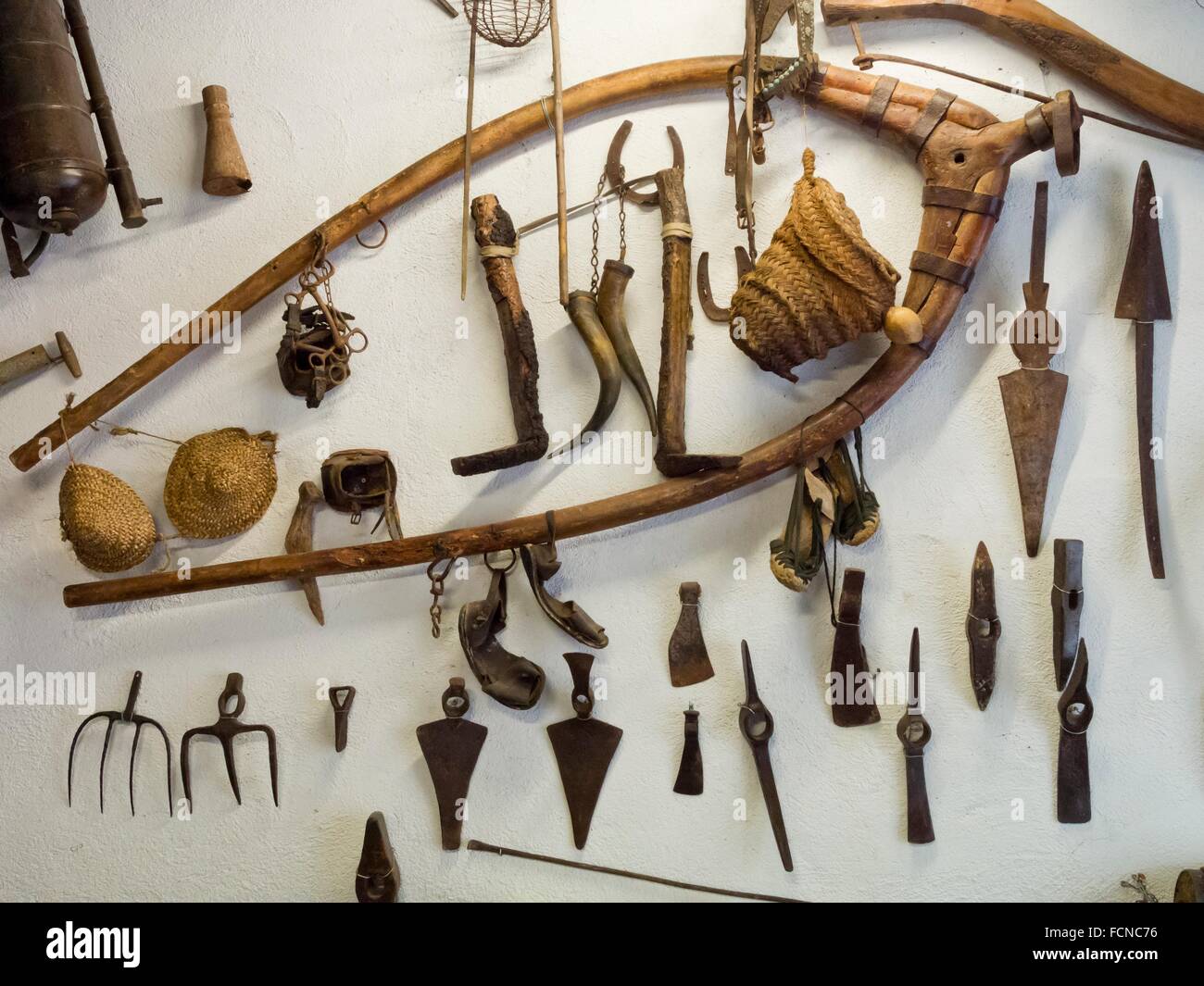 Bauernhof werkzeuge -Fotos und -Bildmaterial in hoher Auflösung – Alamy