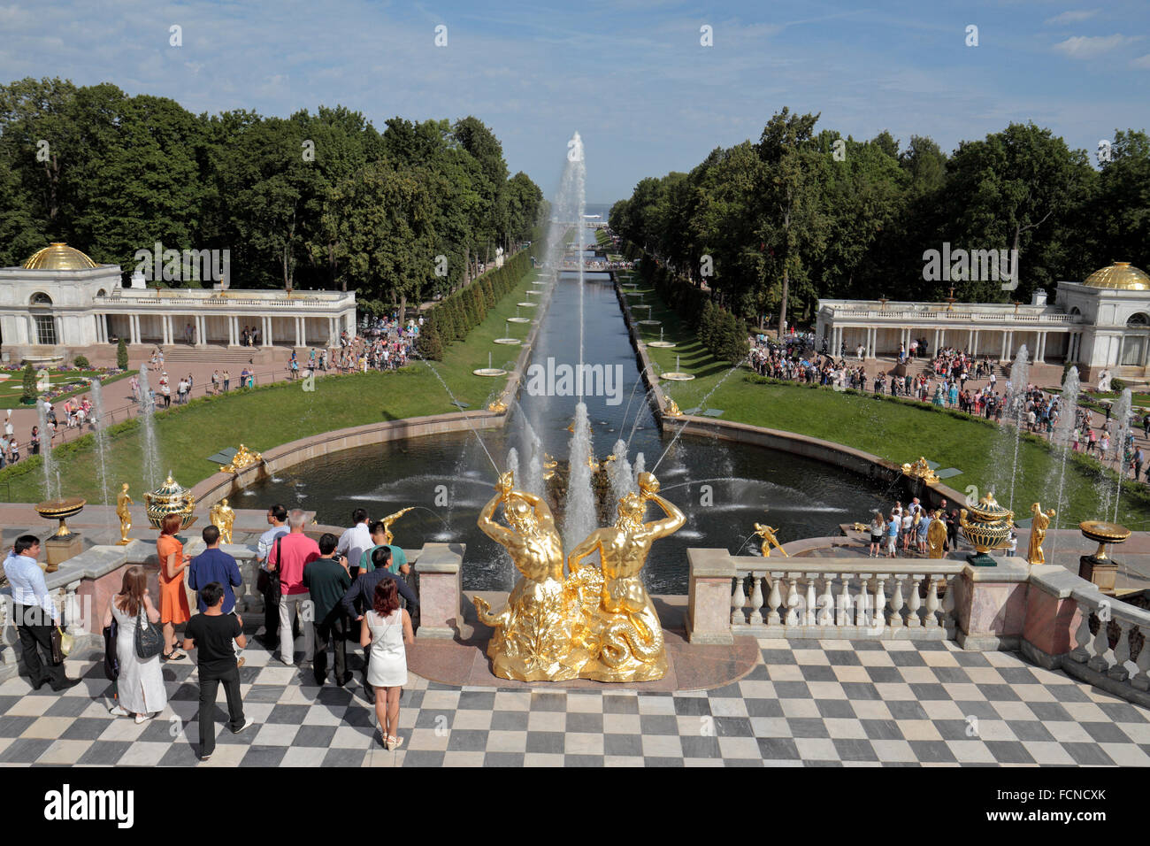 Die große Kaskade und Samson-Brunnen auf dem Gelände des Peterhof Palast, Petergof, St. Petersburg, Northwestern, Russland. Stockfoto