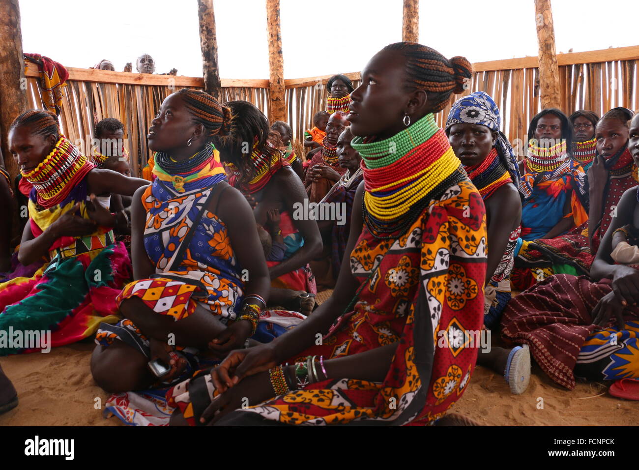 Kenianische Masai Bäuerinnen während einer Ausbildung Klasse auf der Lokalale Bewässerung Farm in Kenia Turkana County. Stockfoto