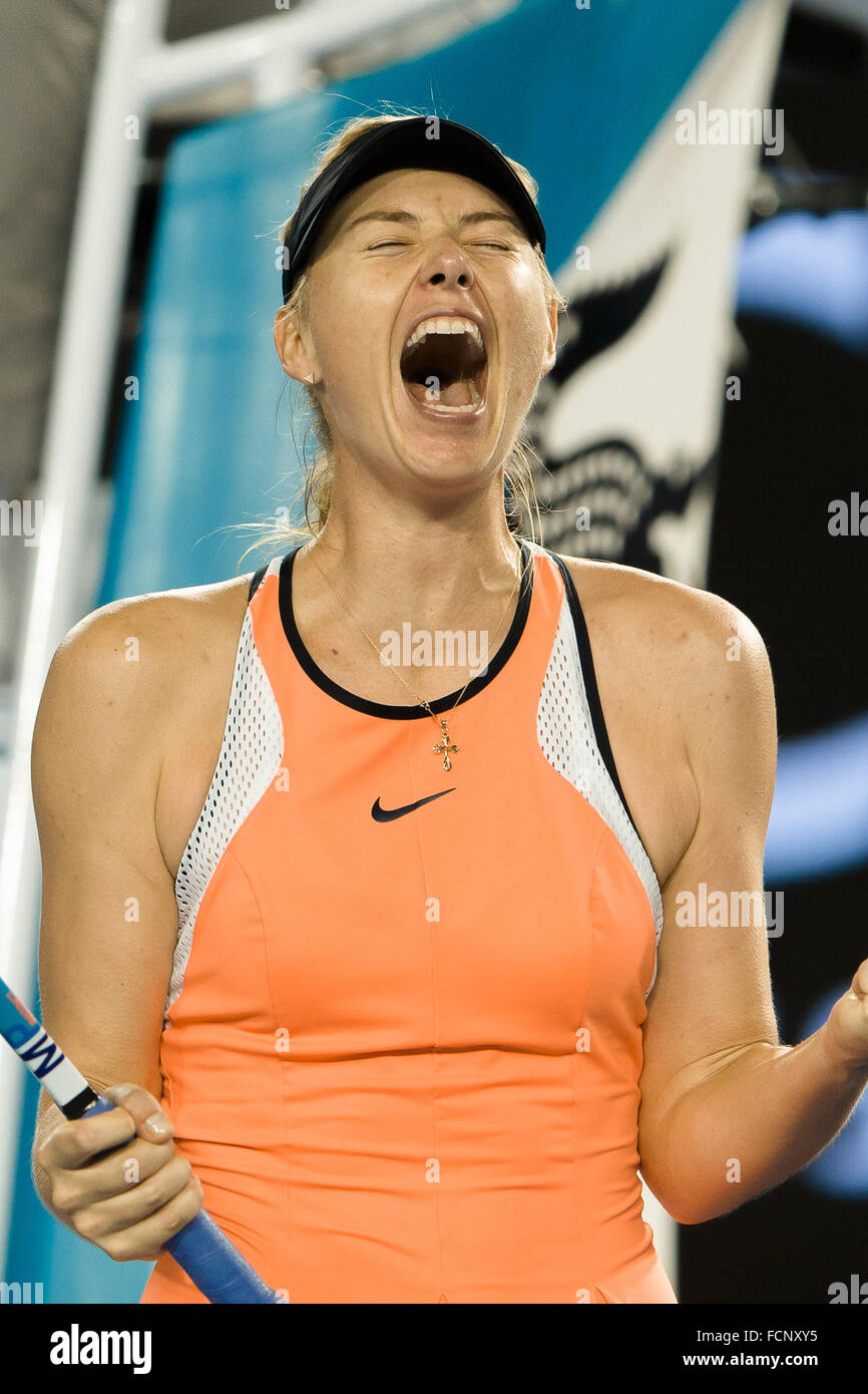 Melbourne, Australien. 24. Januar 2016. Maria Sharapova der Russischen Föderation feiert Sieg eine 4. Runde gegen Belinda Bencic der Schweiz am Tag sieben des 2016 Australian Open Grand Slam Tennis-Turnier im Melbourne Park in Melbourne, Australien Match. Maria Sharapova gewann 75 75. Sydney Low/Cal Sport Media/Alamy Live-Nachrichten Stockfoto