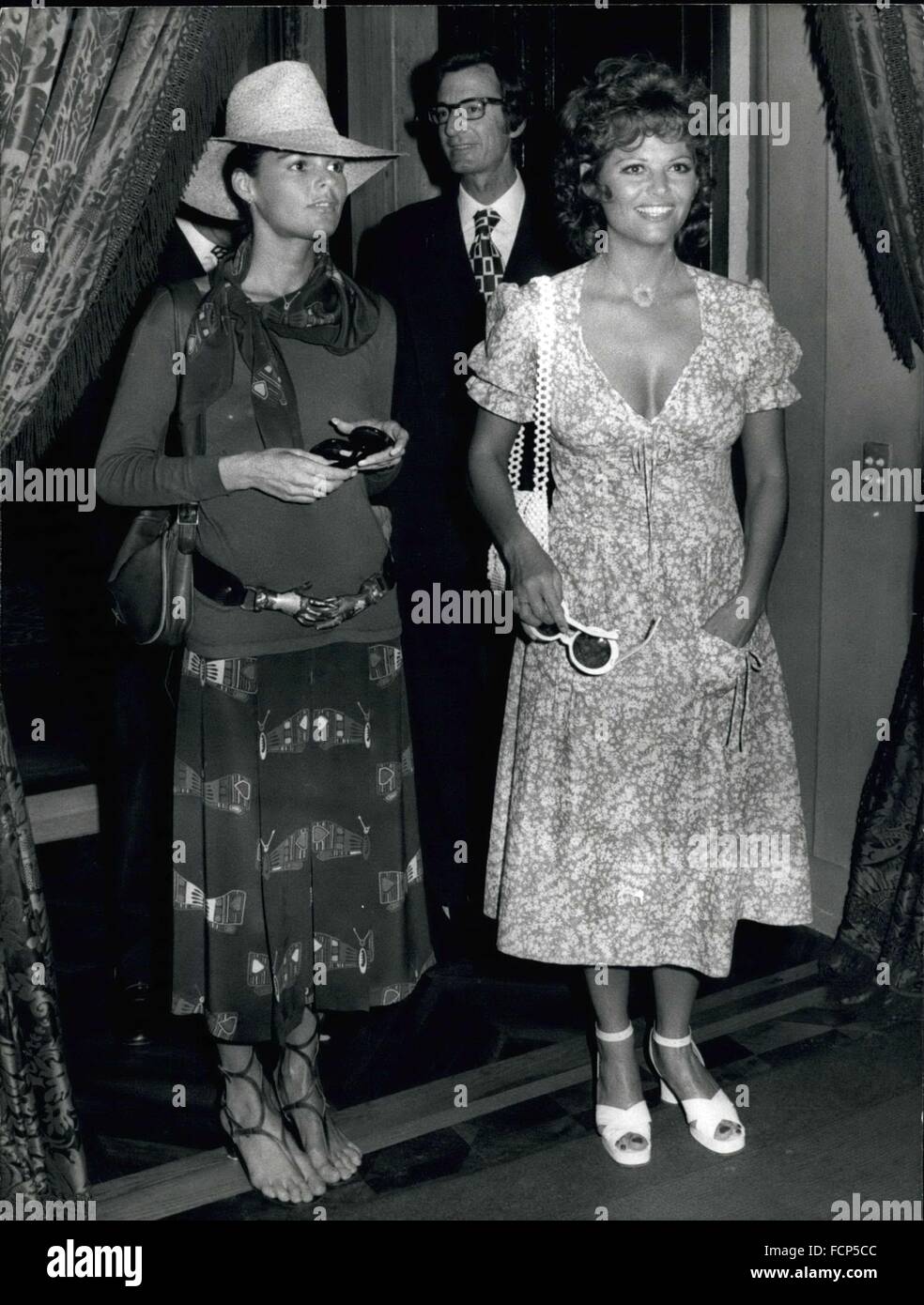 1979 - Ali MacGraw - italienische Staatspräsident der Republik Giuseppe Saragat erhielt im Palazzo Quirinale die Stars, die mit der David von Donatello Film Awards, während der "Nacht der Stars" letzte Nacht in Rom Bäder der Carcalla ausgezeichnet wurden. Das Foto zeigt. Claudia und Ali Mac Graw an der Quirinale. © Keystone Bilder USA/ZUMAPRESS.com/Alamy Live-Nachrichten Stockfoto