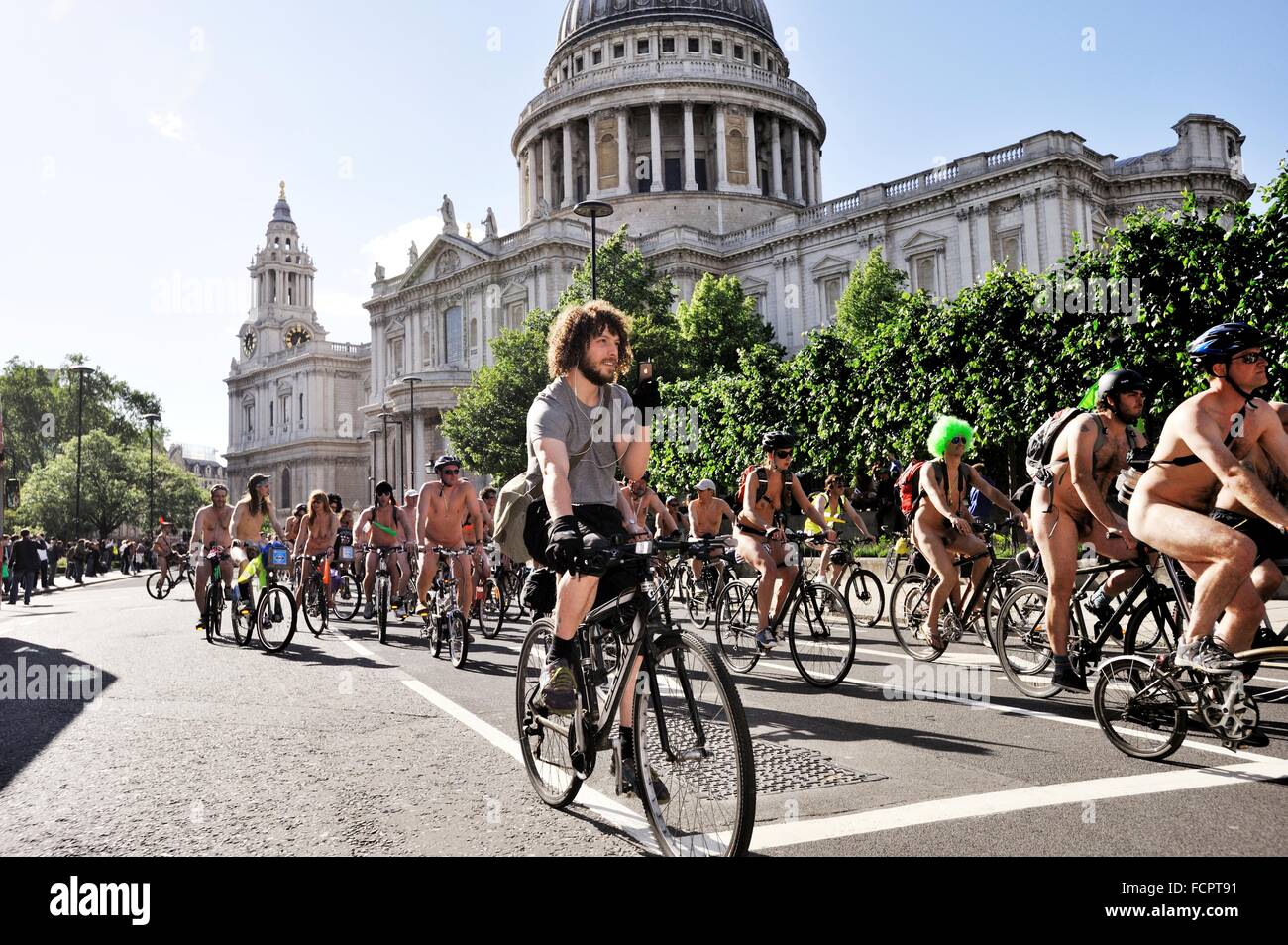 Naked Bike Fahrt London, St. Paul, London, UK Stockfoto