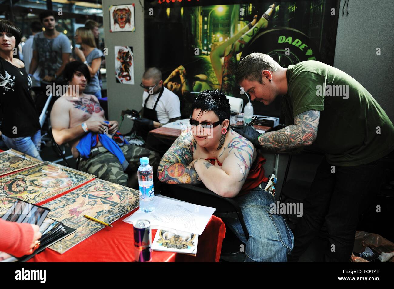 London-Tattoo-Convention am Tabak Dock Stockfoto