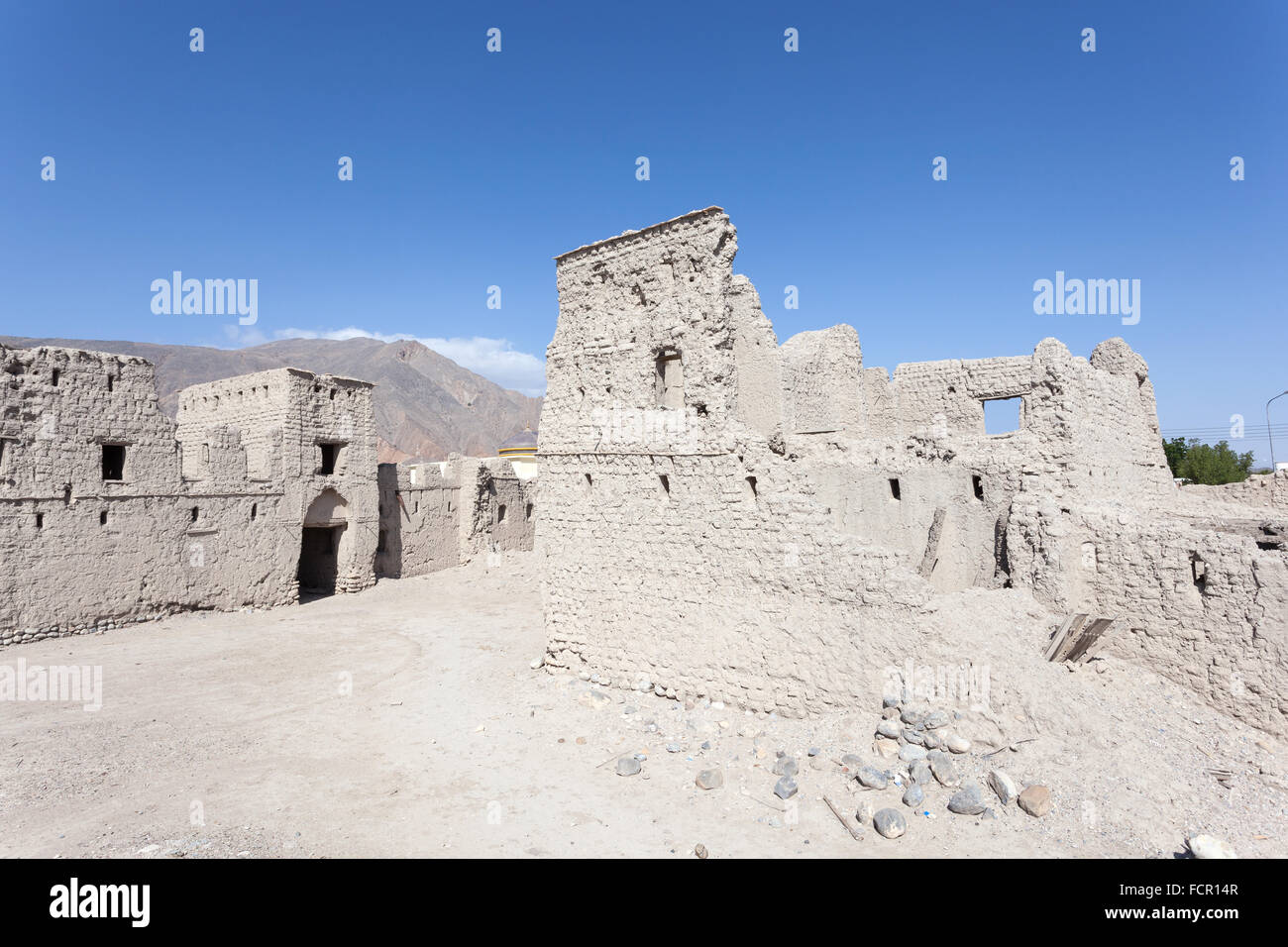 Ruine eines alten omanischen Dorfes im Izki. Ad Dakhiliyah, Sultanat Oman, Naher Osten Stockfoto