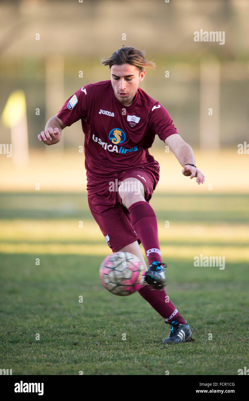 Reggio Emilia, Italien. 16. Januar 2016. Marco Cosentino (Trapani) Fußball: Albo Nazionale Primavera Gruppe A match zwischen uns Sassuolo U19 4-1 Trapani U19 im Stadio Comunale Casalgrande in Reggio Emilia, Italien. © Maurizio Borsari/AFLO/Alamy Live-Nachrichten Stockfoto