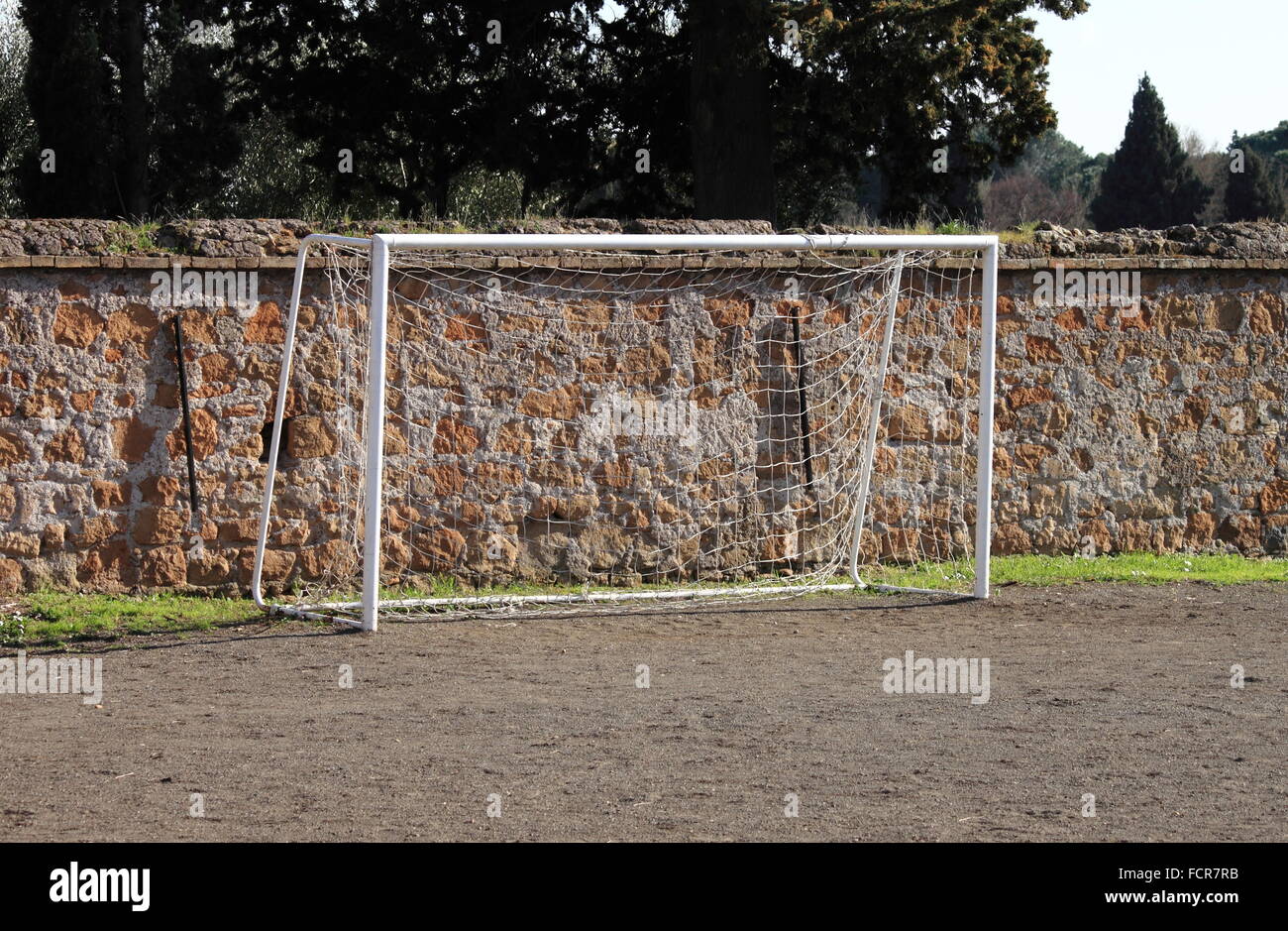 Tor in einem Fußball-Sandplatz Stockfoto