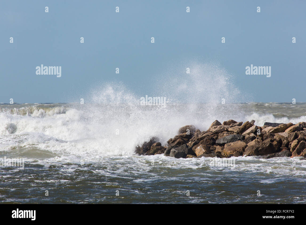 Golf von Mexiko Sturmwellen am südlichen Steg in Venice Florida Stockfoto
