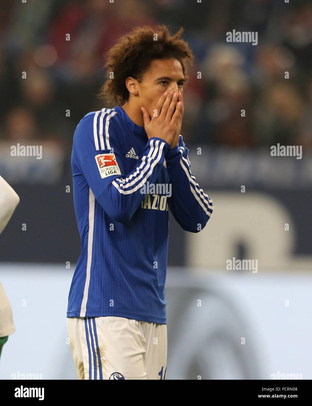 Gelsenkirchen, Deutschland. 24. Januar 2016. Fußball Bundesliga, FC Schalke 04 Vs Werder Bremen, Gelsenkirchen, Deutschland, 24.01.2016: Leroy Sane (Schalke).  Bildnachweis: Jürgen Schwarz/Alamy Live-Nachrichten Stockfoto