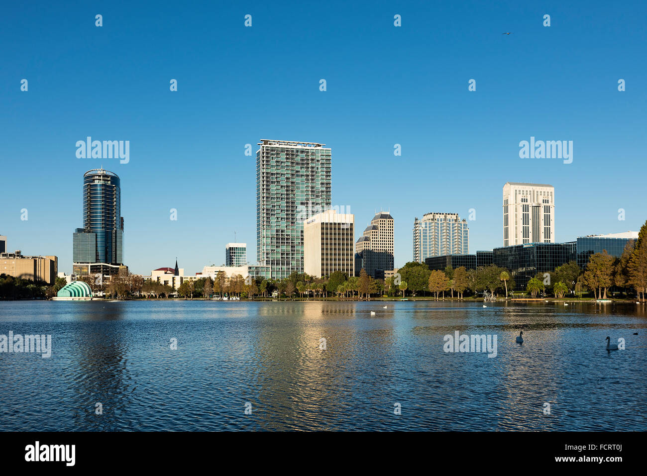 Skyline der Stadt und den Lake Eola, Orlando, Florida, USA Stockfoto