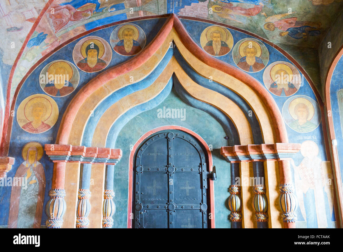 Russland, Kostroma, alten Gemälden und Dekorationen im Inneren der St Ipaitus Monastery Stockfoto