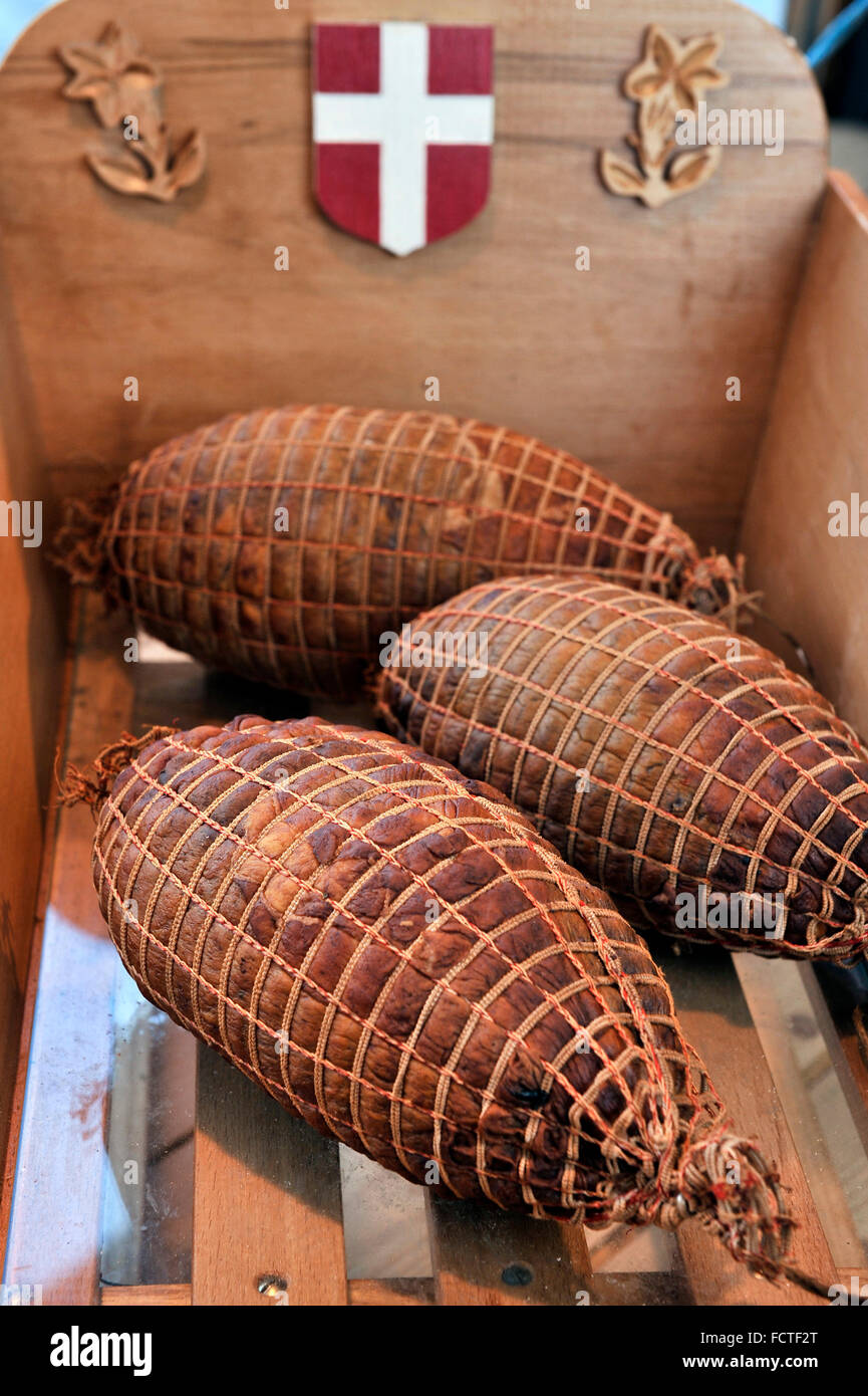 Magland geräuchert Saucisson sec (getrocknete Wurst), französische Spezialität aus der Region Savoyen. Stockfoto