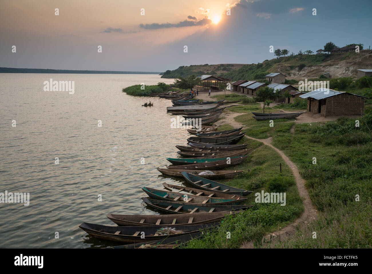 Boote in den Sonnenuntergang, Hütte Kanal, Queen Elizabeth National Park, Uganda, Ostafrika Stockfoto