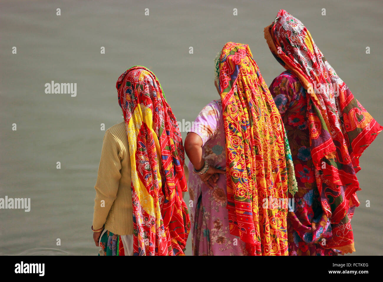 Rajasthani Frauen in traditioneller Kleidung. Pushkar, Ajmer, Rajasthan, Indien Stockfoto