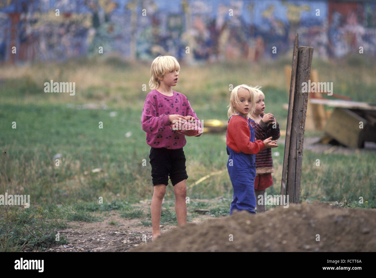 DEU, Deutschland, Berlin, Kinder im Stadtteil Kreuzberg.  DEU, Deutschland, Berlin, Kinder in Kreuzberg. Stockfoto
