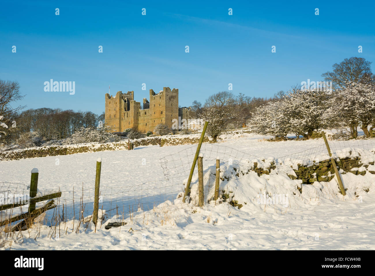 Bolton Castle in Wensleydale im Schnee Stockfoto