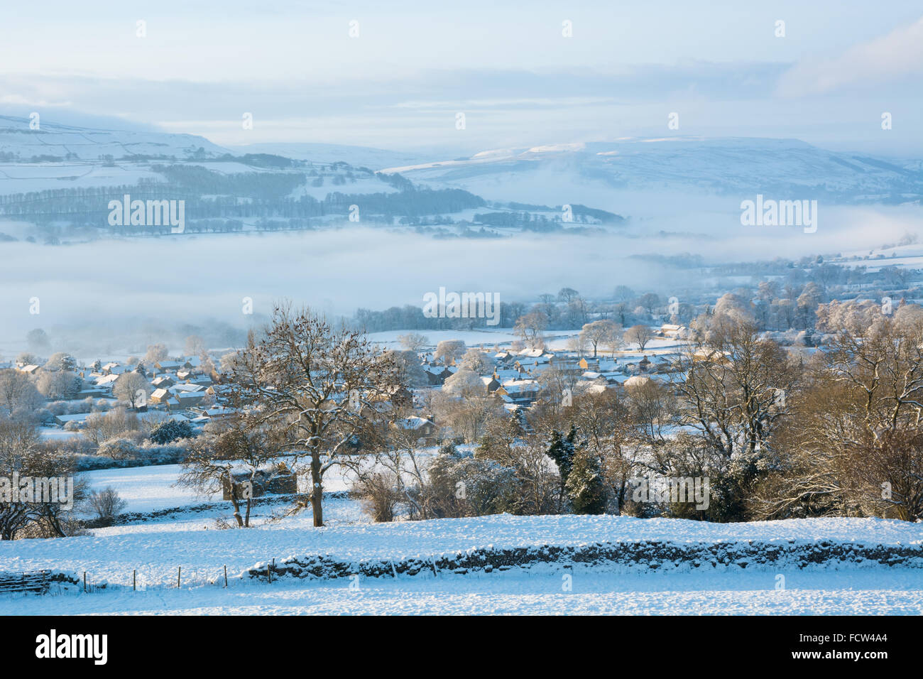 Redmire in Wensleydale in Yorkshire Dales im Schnee und Nebel Stockfoto