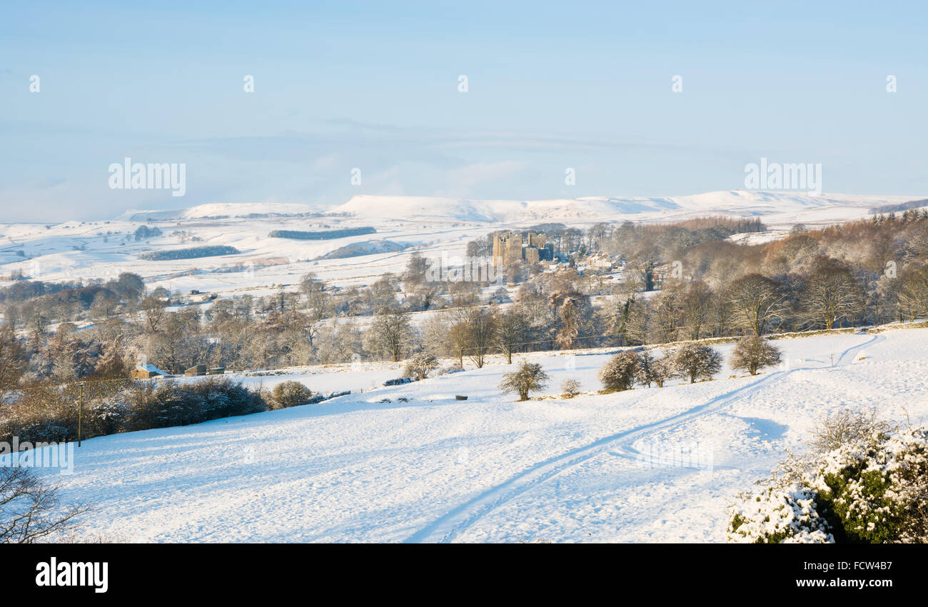 Wensleydale Bolton Castle im Schnee Stockfoto
