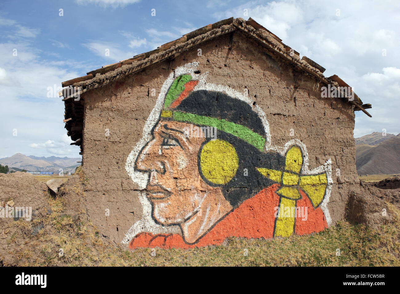 Movimiento Regional Inka Pachakuteq Slogan gemalt auf Landhaus für Kandidaten bei den Kommunalwahlen, Region Cusco, Peru Stockfoto